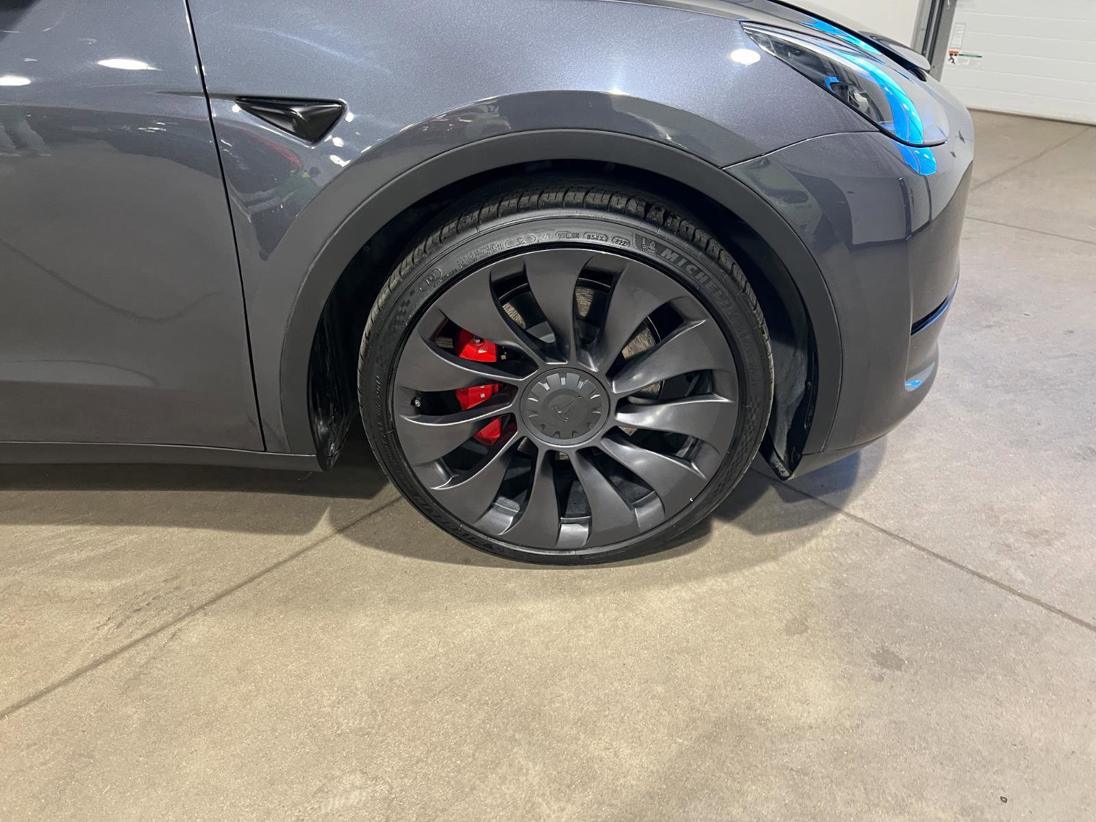 Used 2023 Tesla Model Y Performance image 36