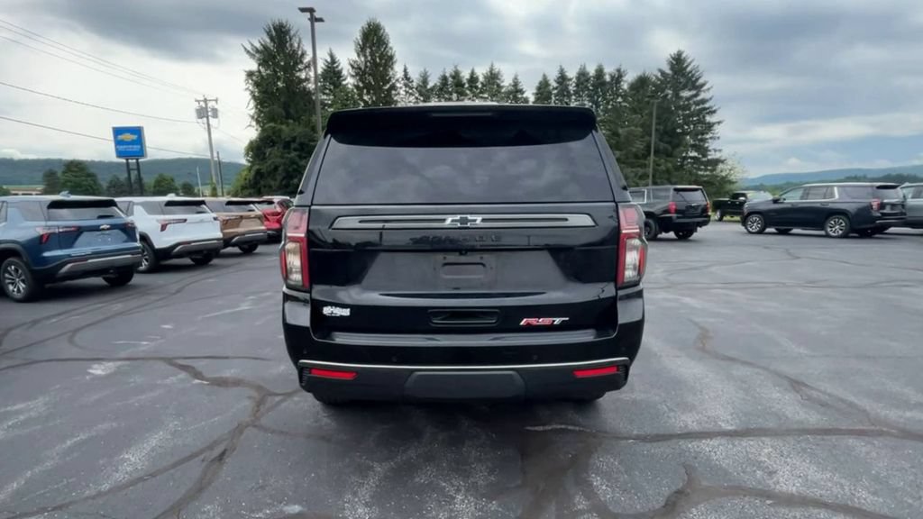 Used 2022 Chevrolet Tahoe RST w/ Luxury Package AWD/4WD image 7