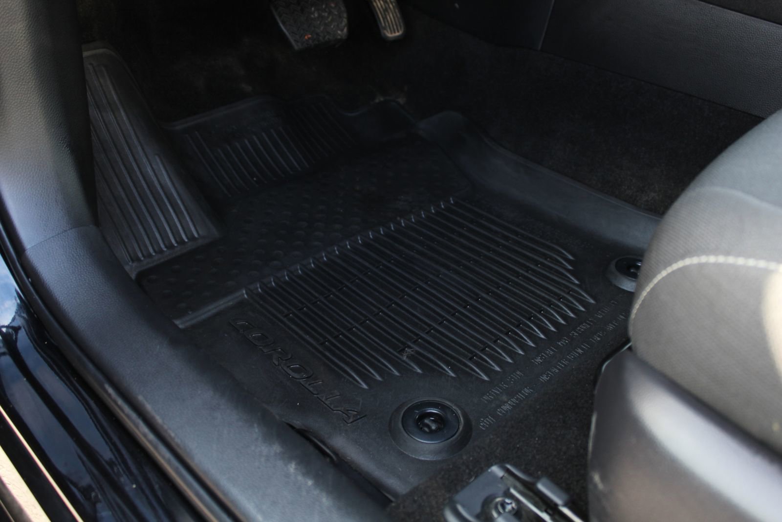 Used 2025 Toyota Corolla SE image 19