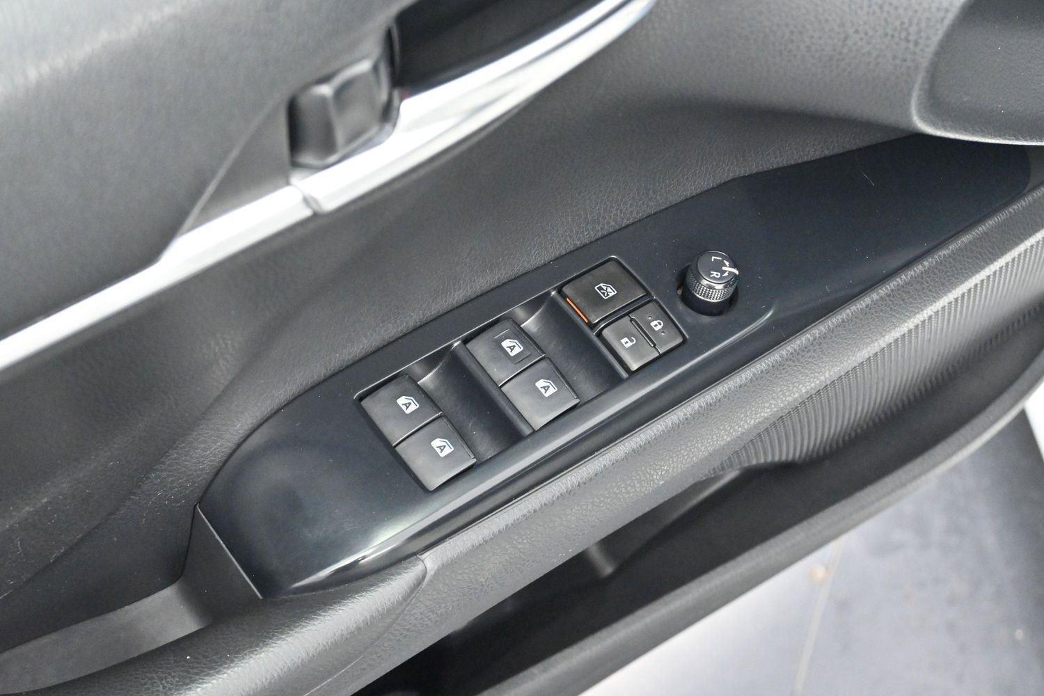 Used 2020 Toyota Camry LE FWD image 10