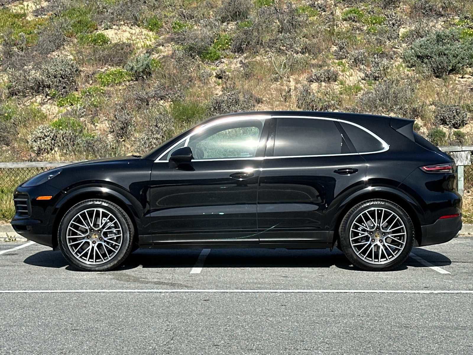 Certified 2021 Porsche Cayenne image 2