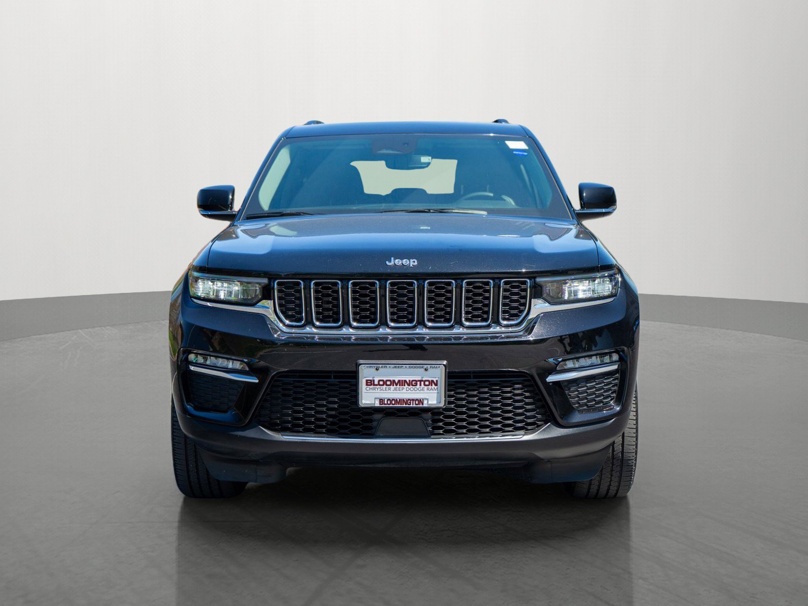 Used 2023 Jeep Grand Cherokee Limited w/ Trailer Tow Prep Group (B) AWD/4WD image 2