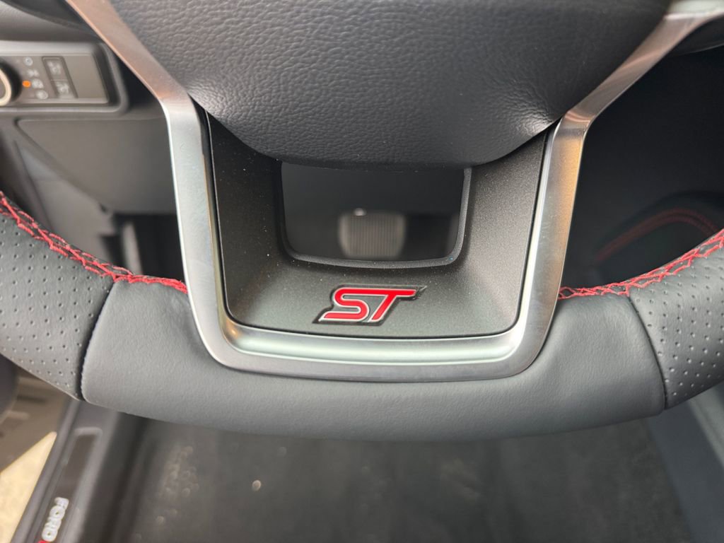 New 2026 Ford Explorer ST image 31