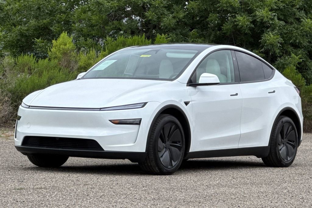 Used 2026 Tesla Model Y 2WD image 8
