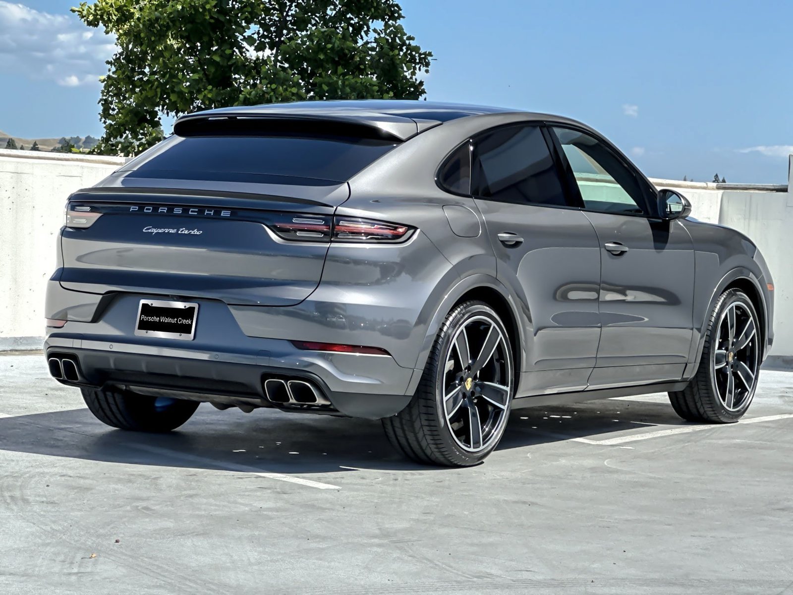 Used 2022 Porsche Cayenne Turbo w/ Assistance Package AWD/4WD image 9