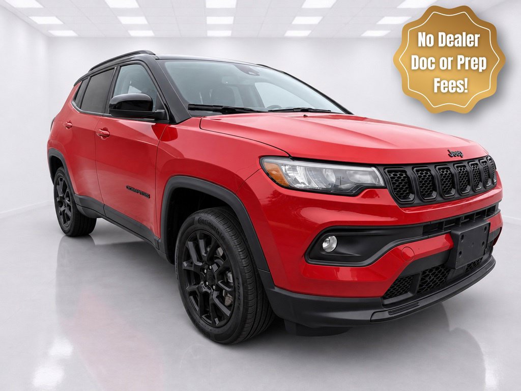 Used 2023 Jeep Compass Latitude w/ Sun and Sound Group AWD/4WD image 1