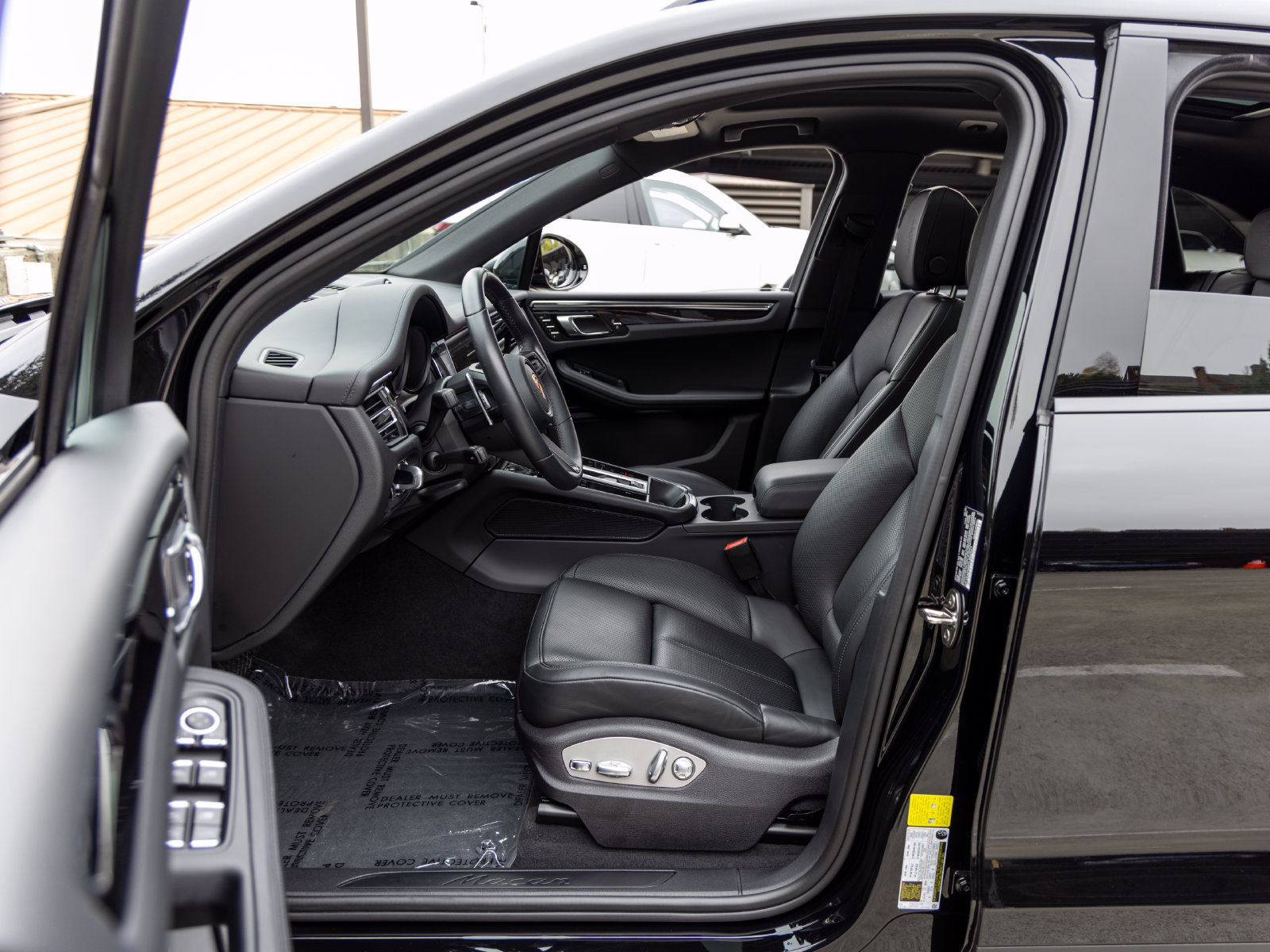 Used 2026 Porsche Macan AWD/4WD image 26