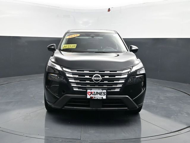 Used 2025 Nissan Rogue SV AWD/4WD image 2