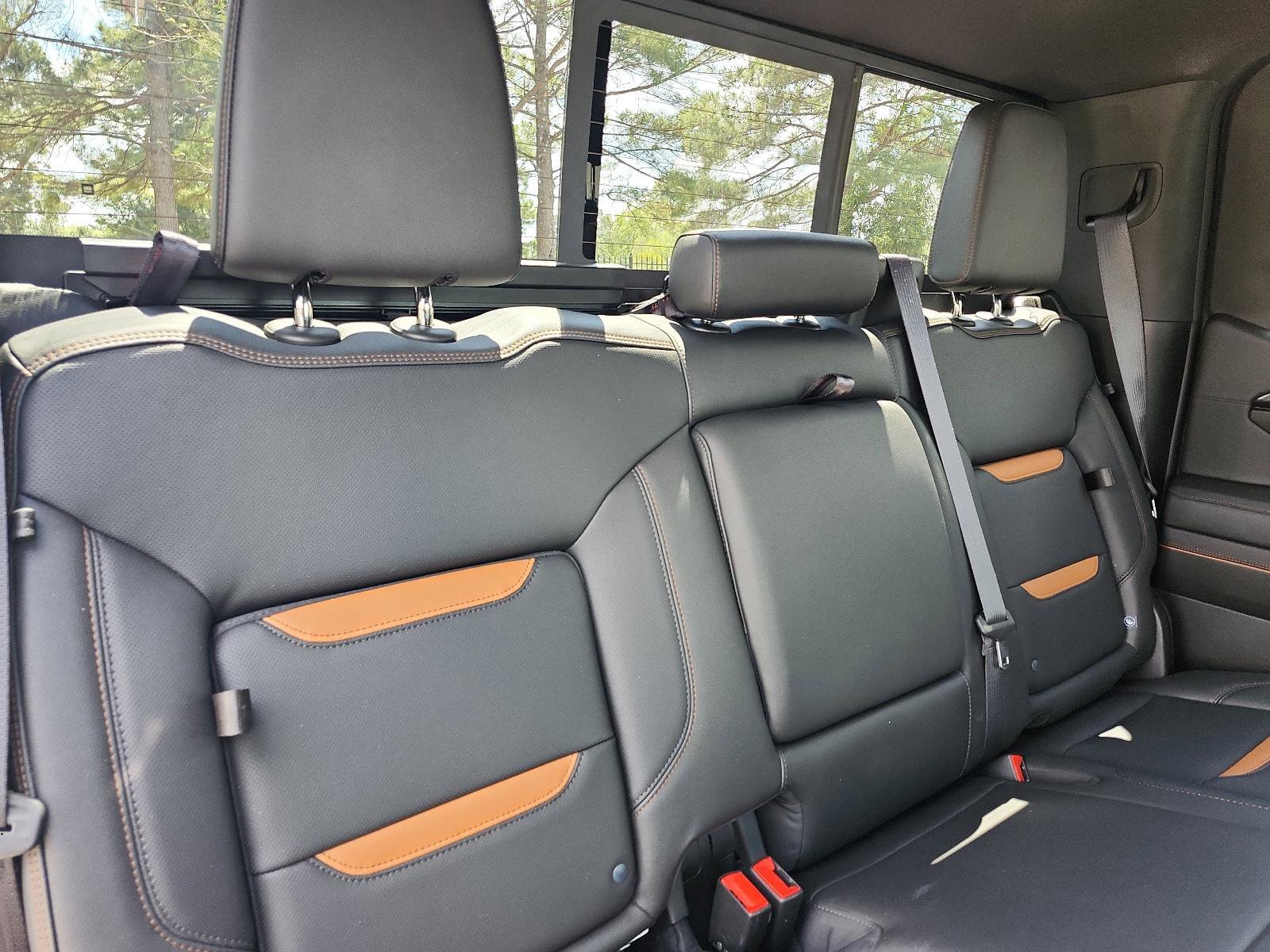 Used 2022 GMC Sierra 1500 AT4 w/ AT4 Premium Package image 11