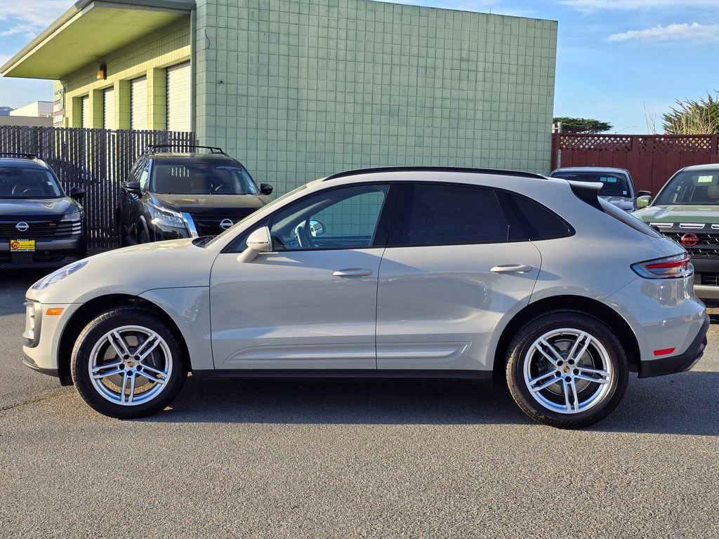 Used 2023 Porsche Macan image 30