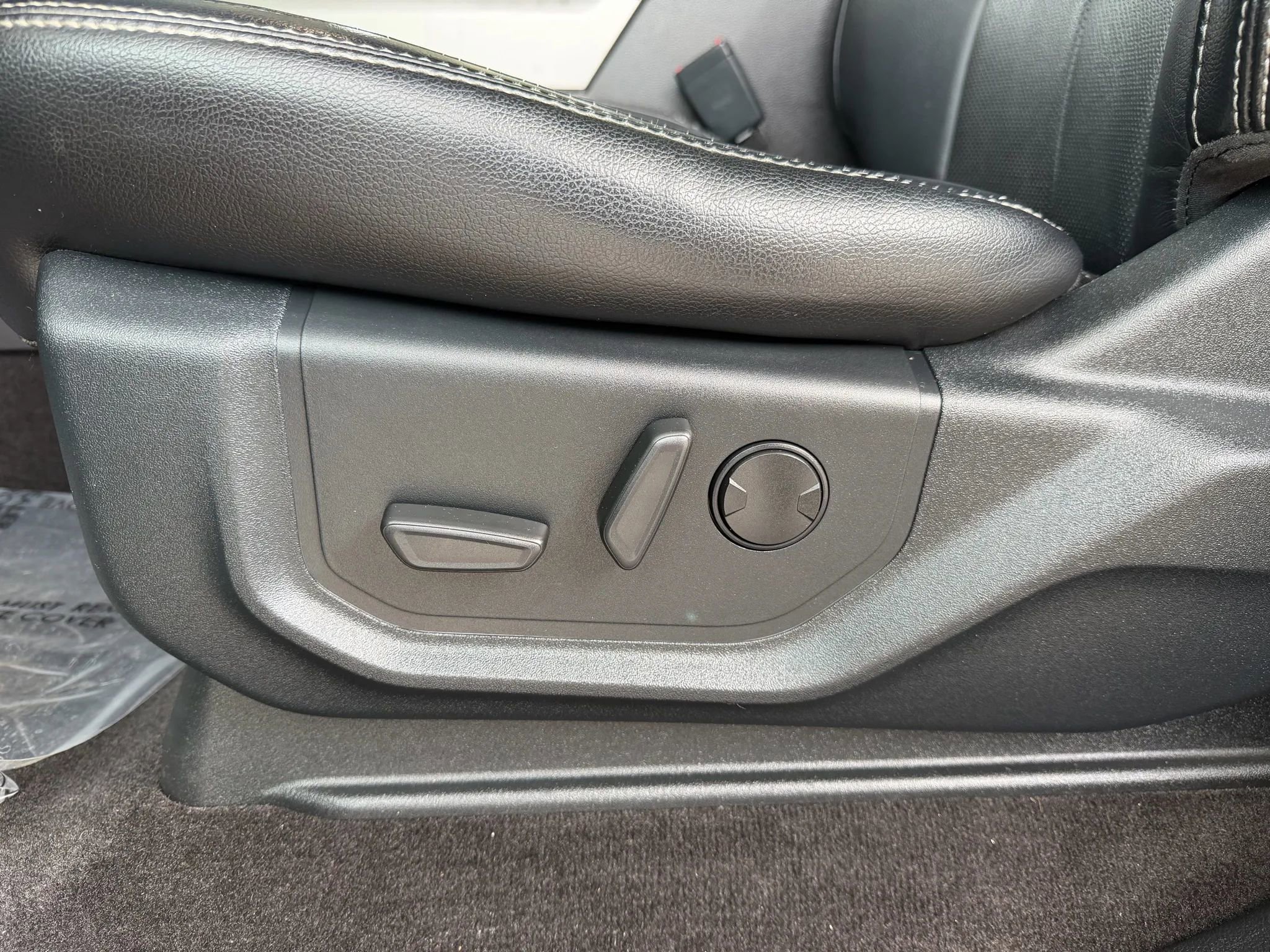 Used 2019 Ford F150 Lariat image 23