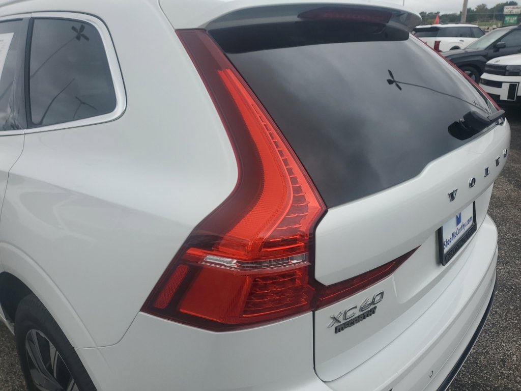 Used 2023 Volvo XC60 B5 Plus FWD image 10