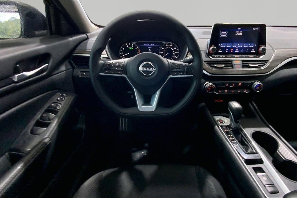 Used 2025 Nissan Altima 2.5 SV AWD/4WD image 8