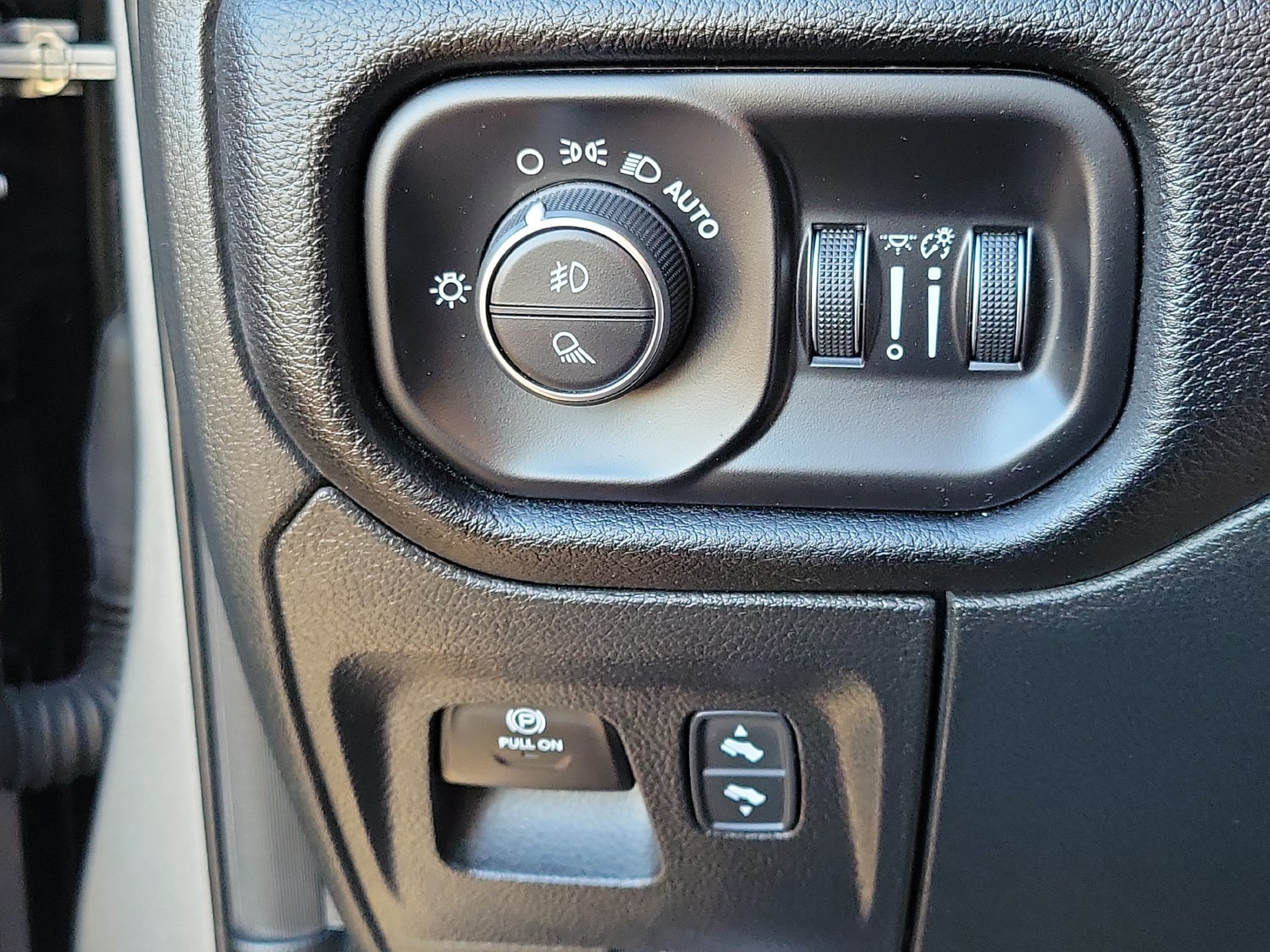Certified 2026 RAM 1500 Rebel w/ Rebel Level 1 Equipment Group AWD/4WD image 10
