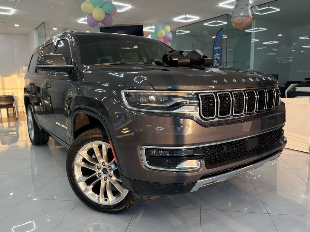 Used 2022 Jeep Wagoneer Series III w/ Premium Group I AWD/4WD image 3