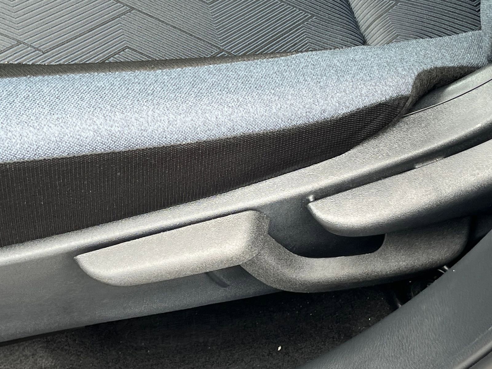 Used 2025 Nissan Versa SV FWD image 22