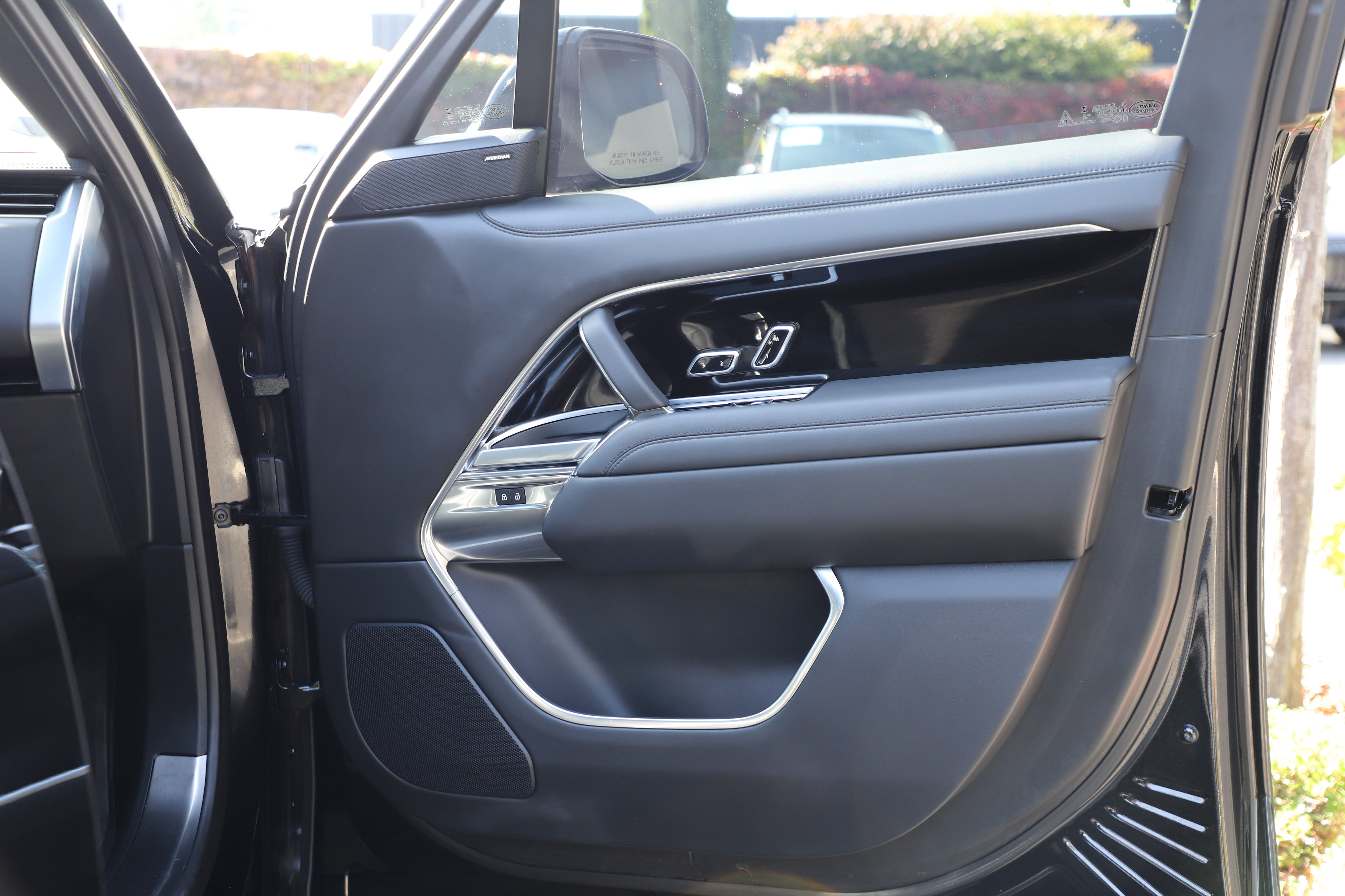 Certified 2023 Land Rover Range Rover SE AWD/4WD image 9