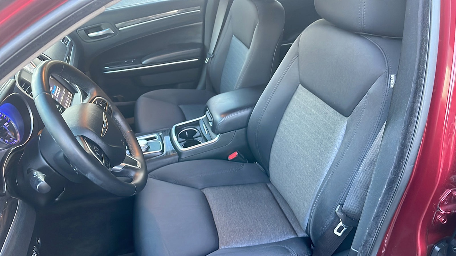 Used 2018 Chrysler 300 Touring image 30