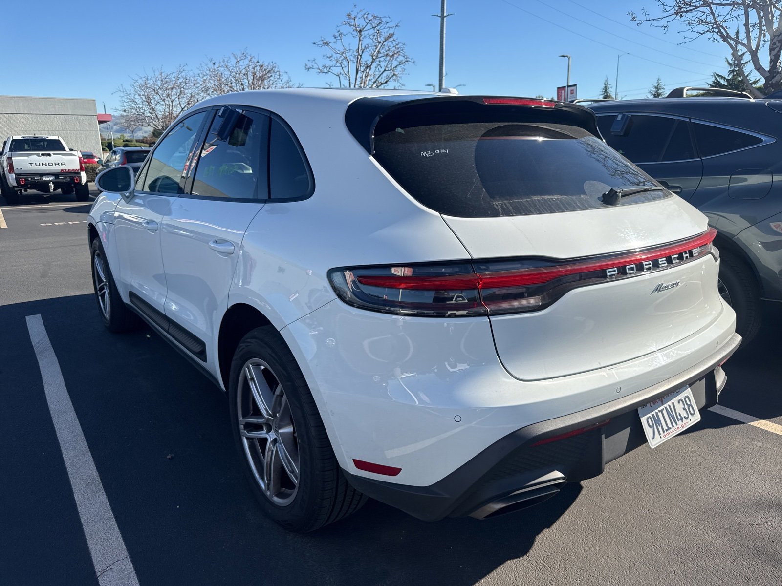 Used 2024 Porsche Macan image 4