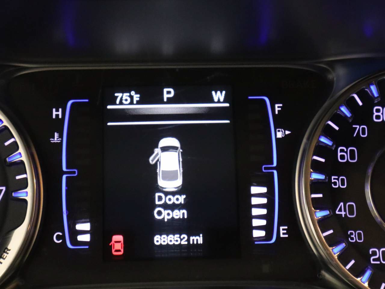 Used 2015 Chrysler 200 Limited FWD image 5