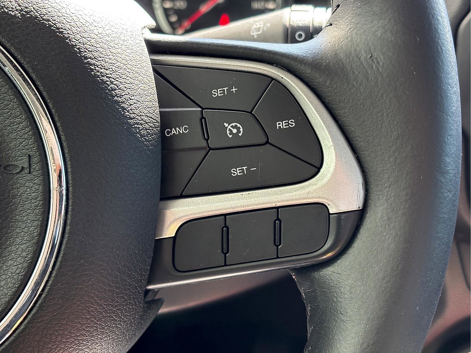 Used 2016 Jeep Renegade Trailhawk AWD/4WD image 31