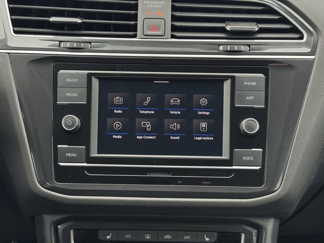 Used 2022 Volkswagen Tiguan S image 3