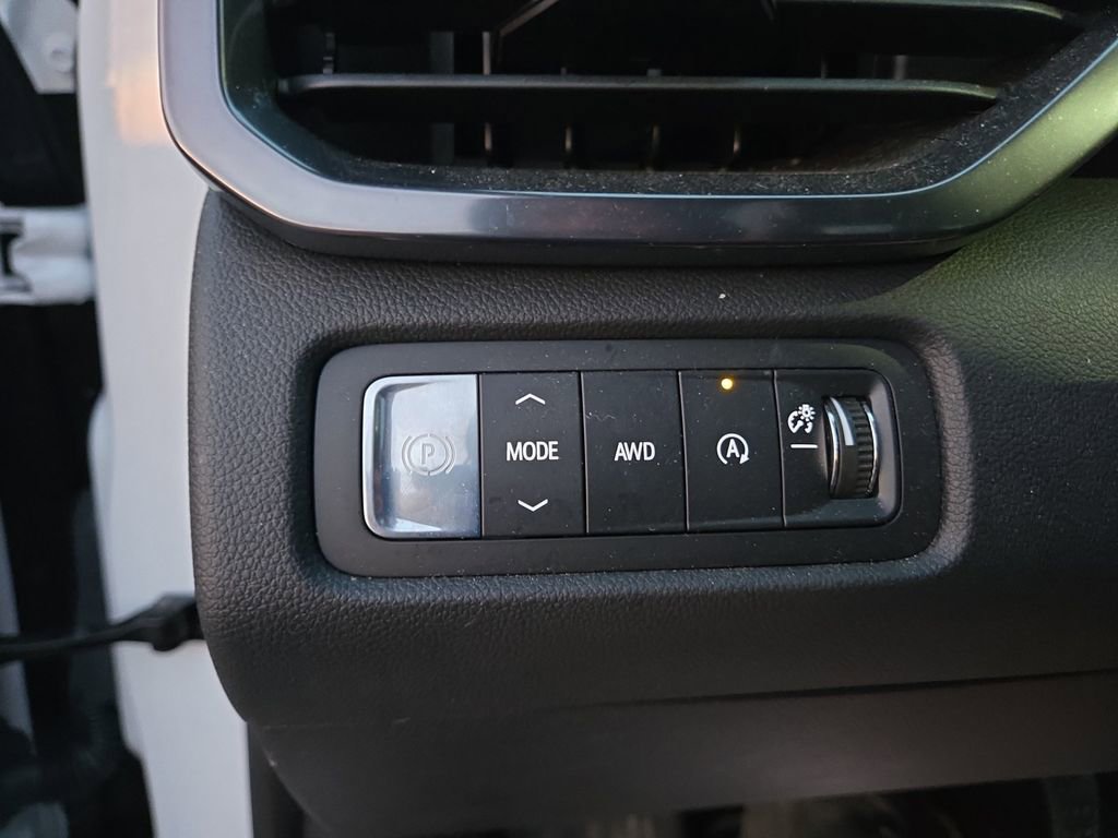 Used 2025 GMC Acadia AT4 w/ Luxury Package image 30
