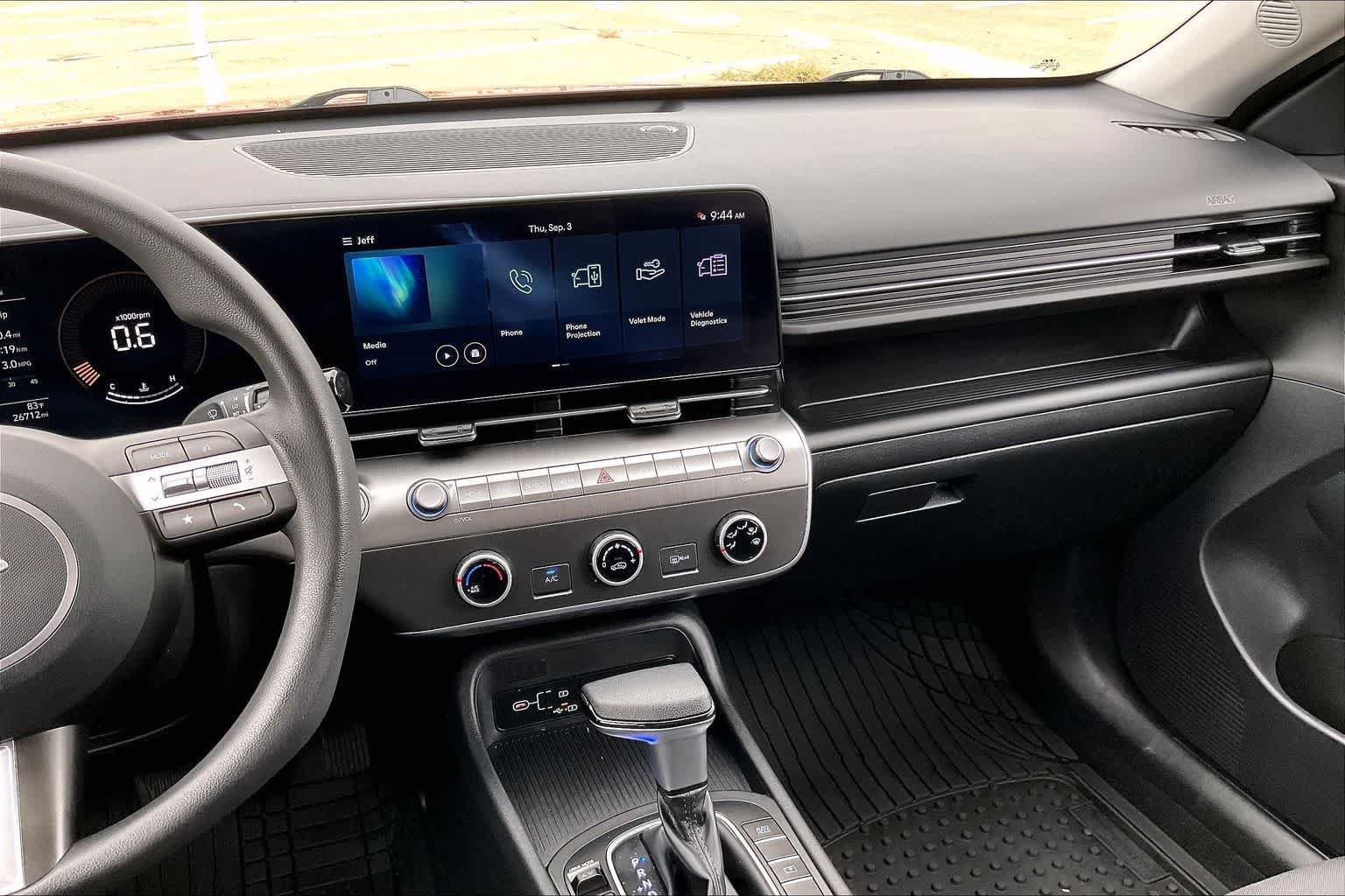 Used 2024 Hyundai Kona SE AWD/4WD image 15