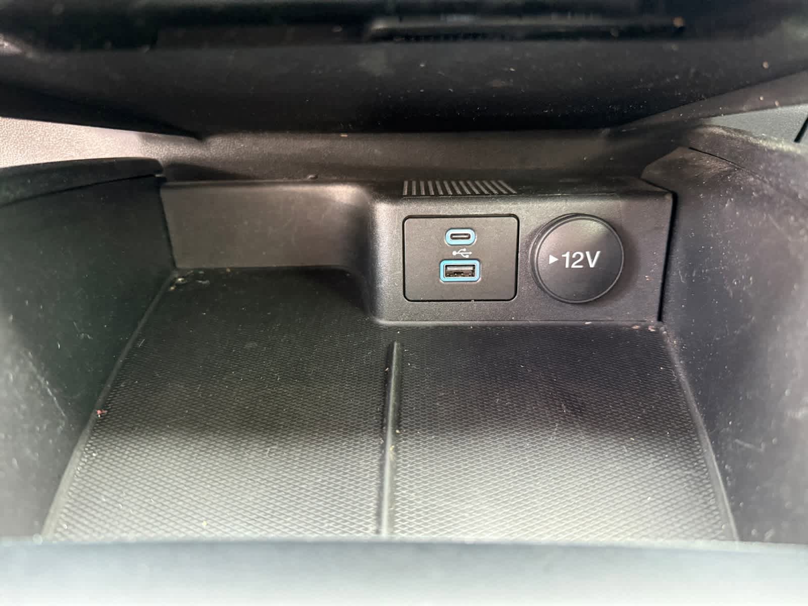 Used 2022 Ford Escape SE w/ Cold Weather Package FWD image 19