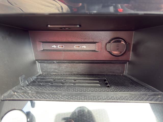 Certified 2025 Volkswagen Taos SE FWD image 23
