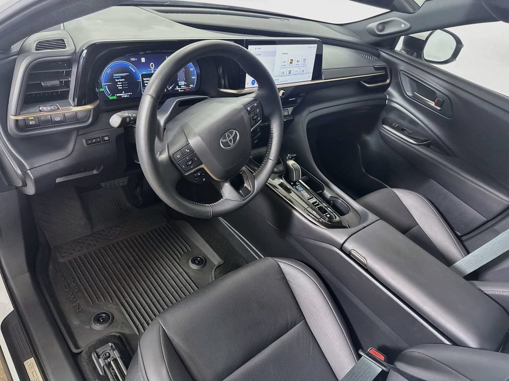 Used 2025 Toyota Crown w/ Advanced Technology Package AWD/4WD image 9