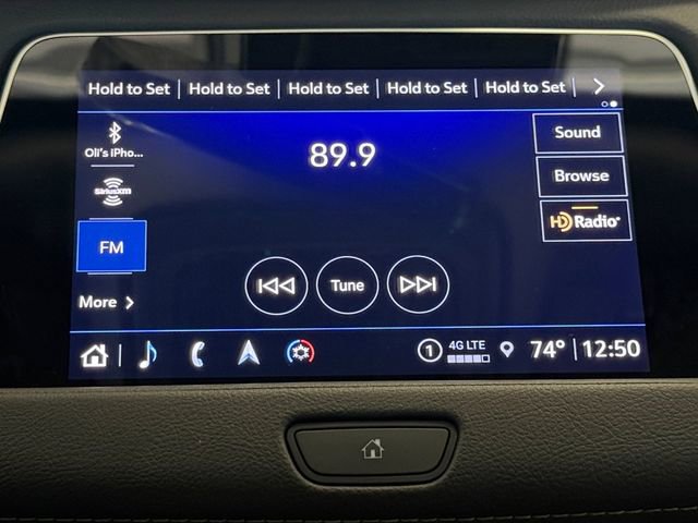 Used 2022 Cadillac XT4 Premium Luxury w/ Technology Package FWD image 8