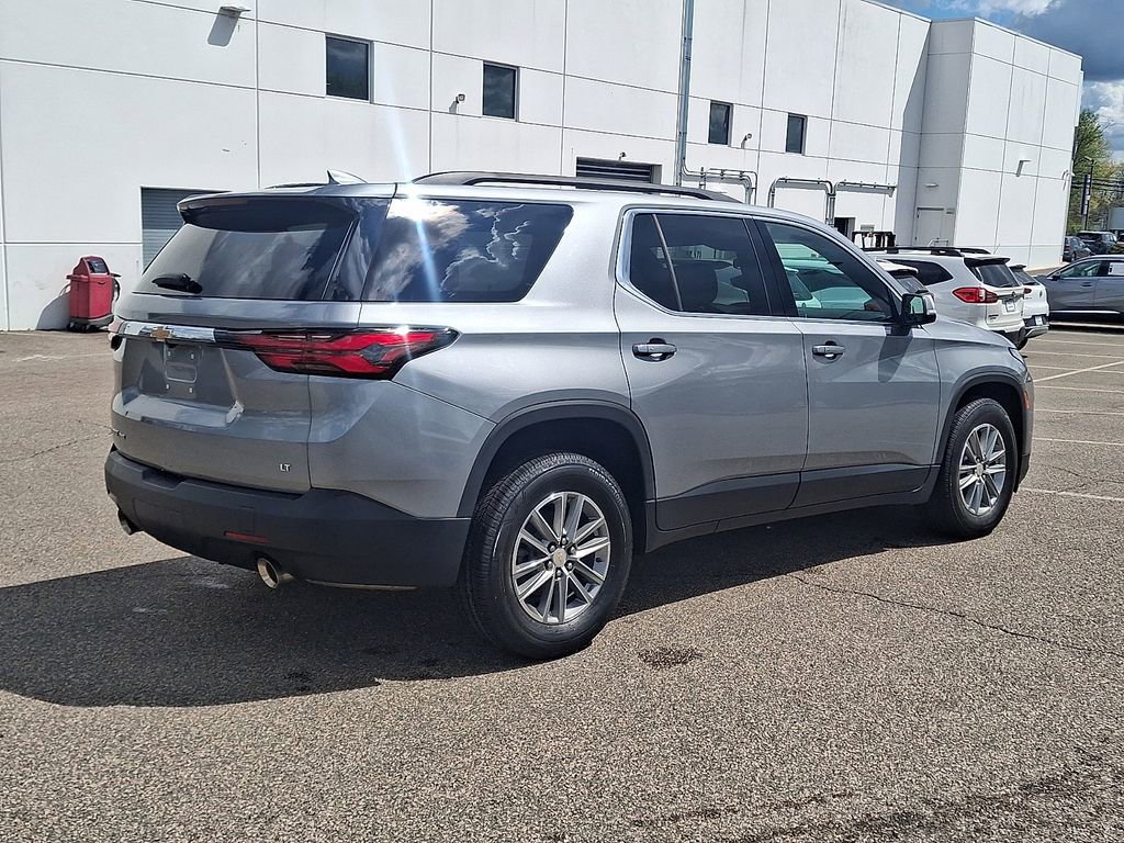 Used 2023 Chevrolet Traverse LT AWD/4WD image 9