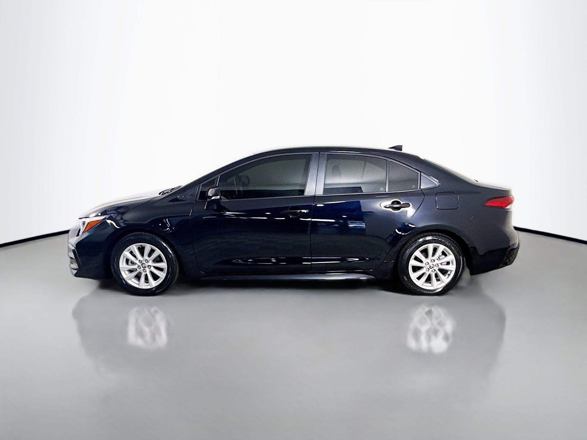 Used 2025 Toyota Corolla FX w/ Convenience Package FWD image 6