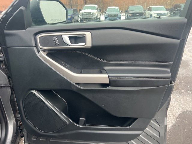 Used 2023 Ford Explorer XLT w/ Equipment Group 202A image 10