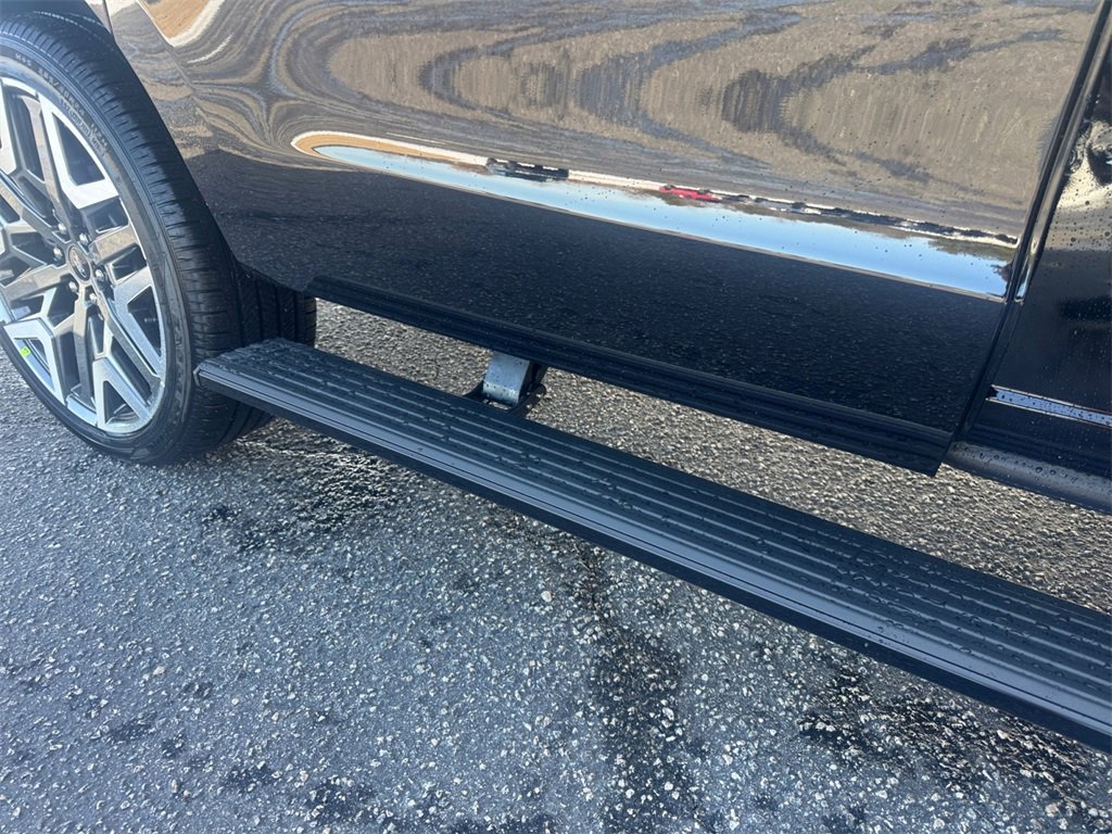 New 2026 Ford Expedition Max Platinum image 16