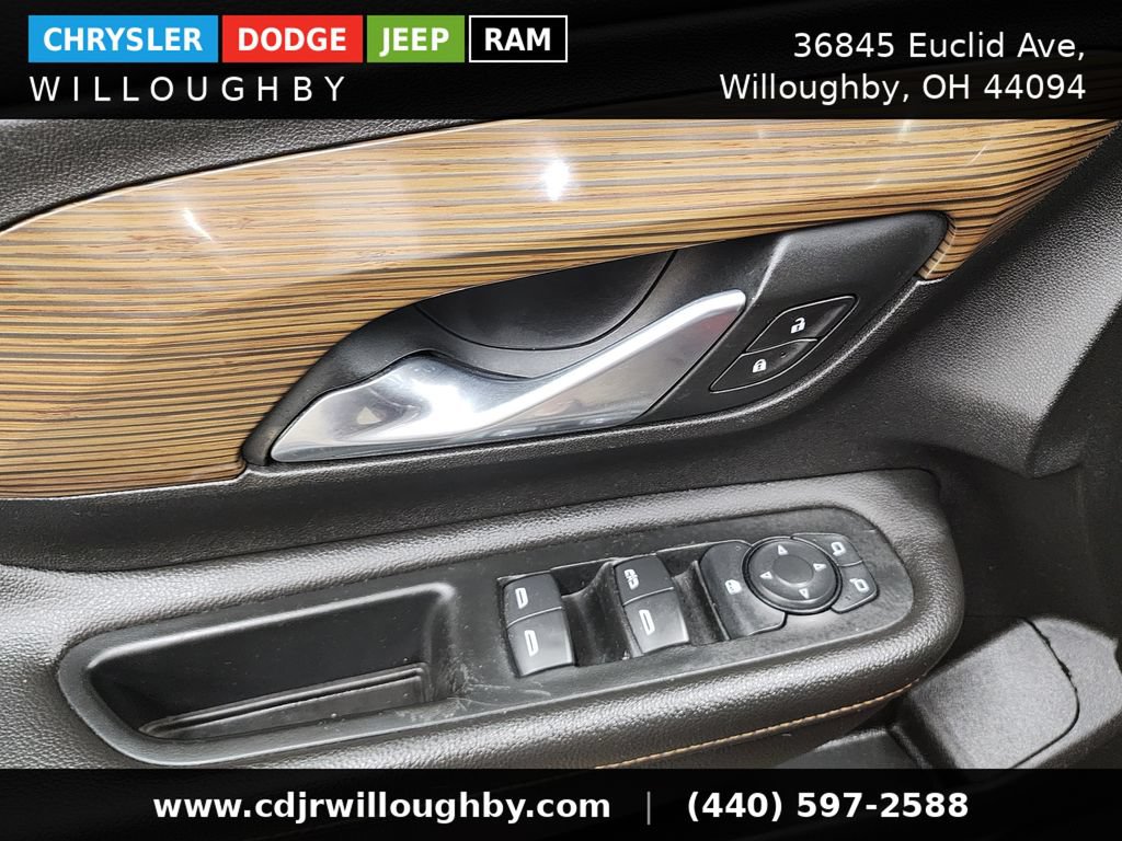 Used 2018 GMC Terrain SLE w/ Driver Convenience Package AWD/4WD image 12