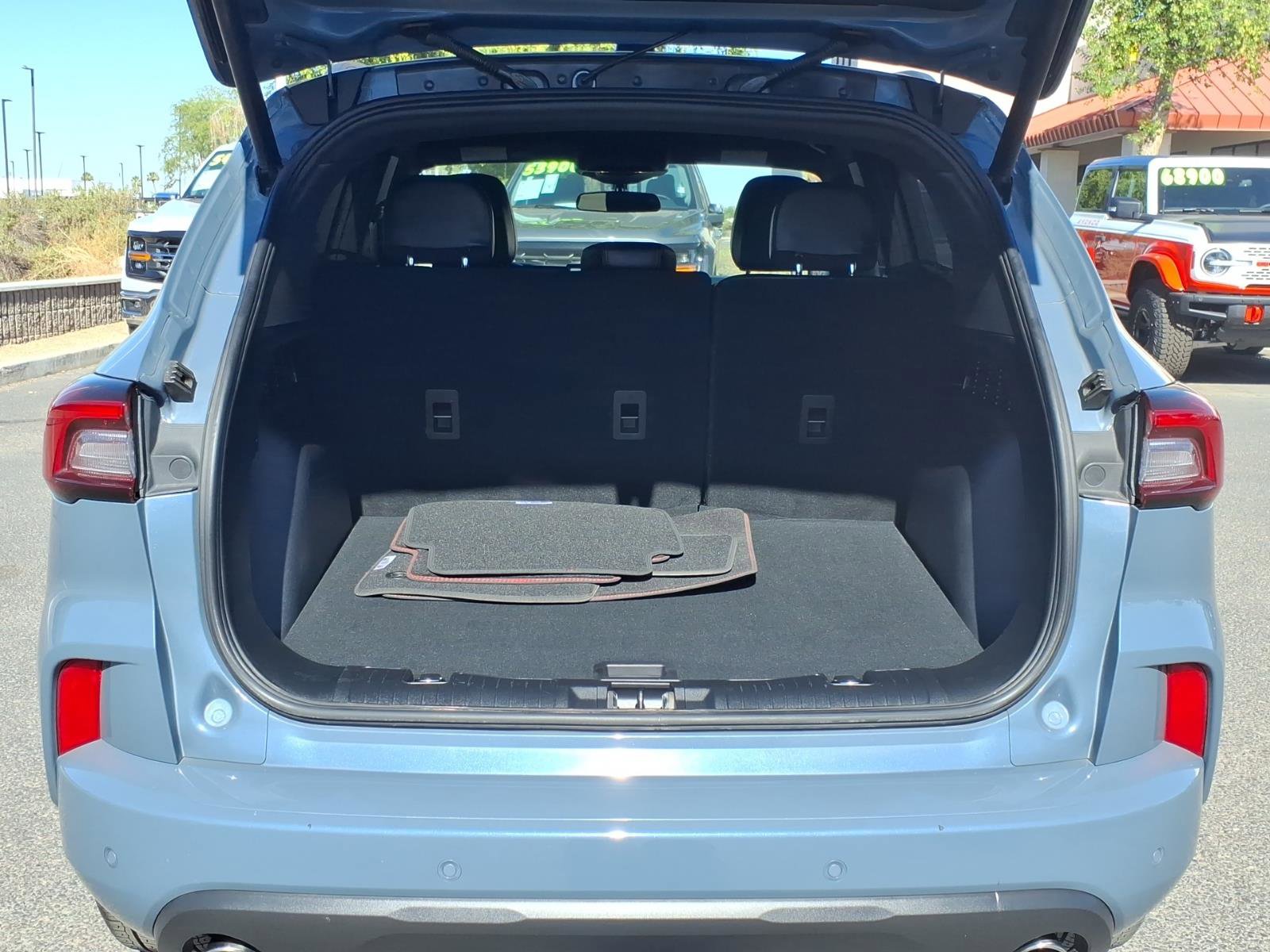 Used 2023 Ford Escape ST-Line w/ Tech Pack #1 FWD image 10