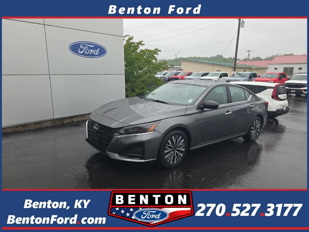 Used 2025 Nissan Altima 2.5 SV FWD image 1
