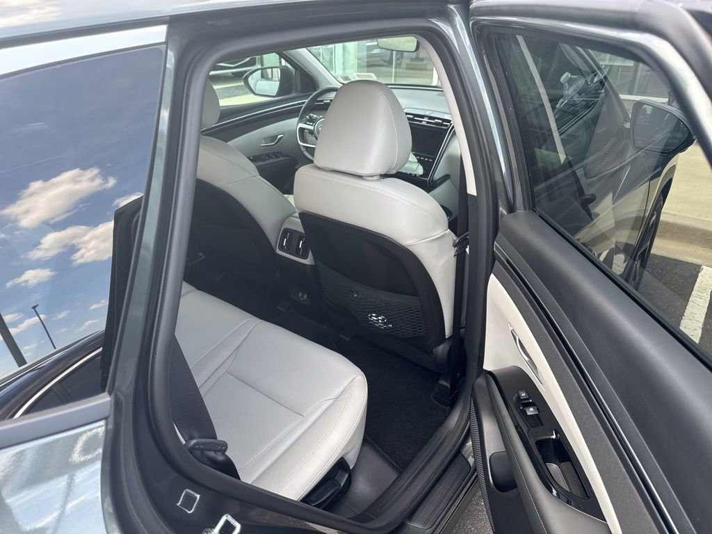 Used 2023 Hyundai Tucson Limited image 3