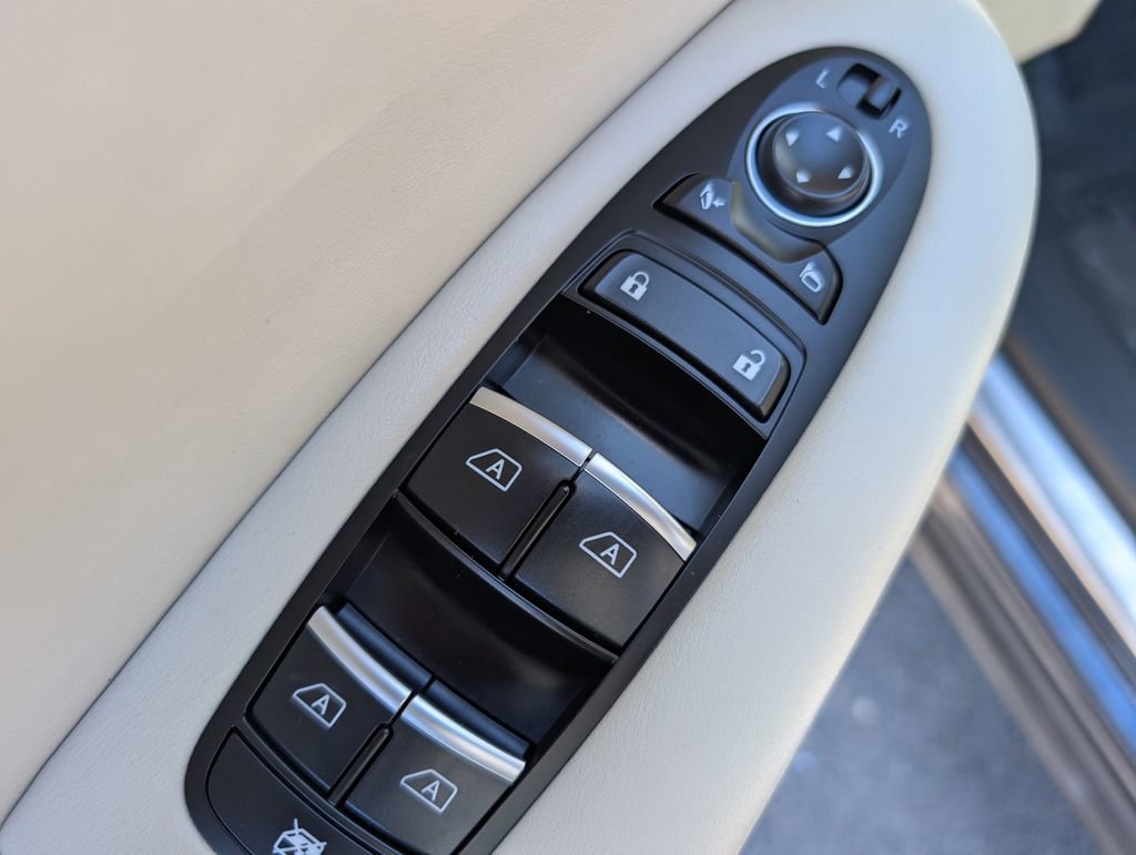 Used 2022 INFINITI QX50 Luxe AWD/4WD image 16