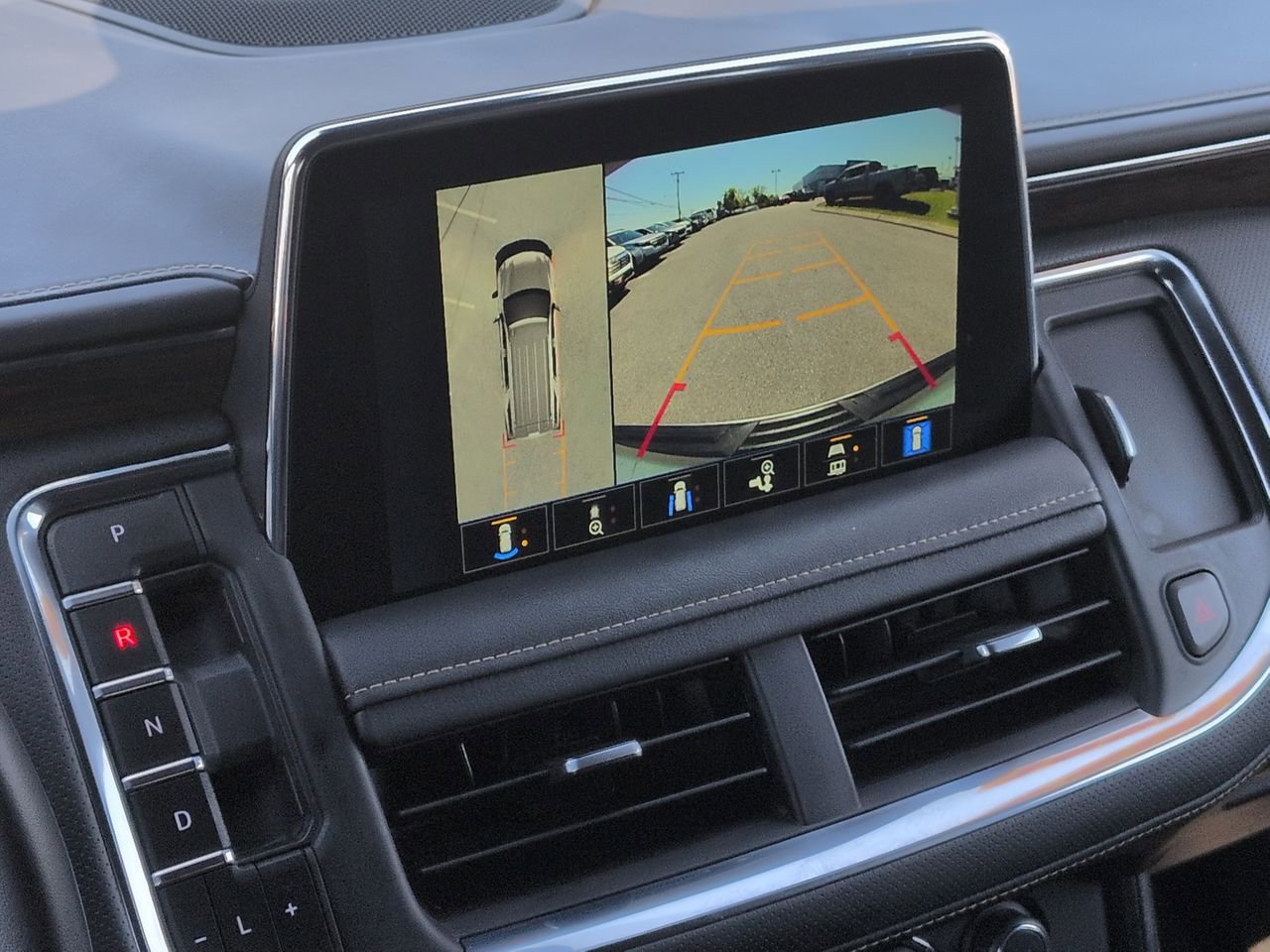 Used 2023 Chevrolet Tahoe Premier AWD/4WD image 15