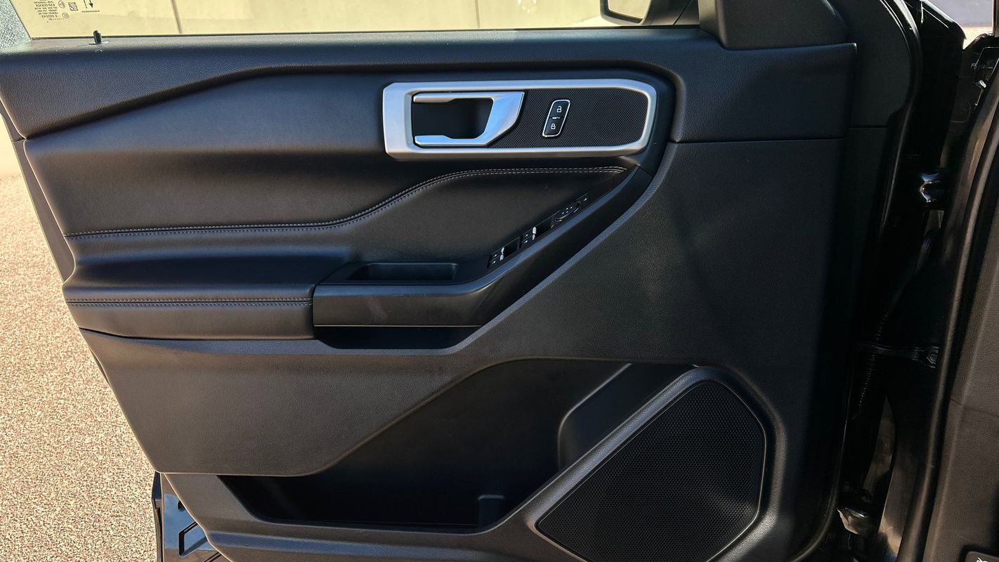 Used 2020 Ford Explorer XLT w/ Equipment Group 202A image 24