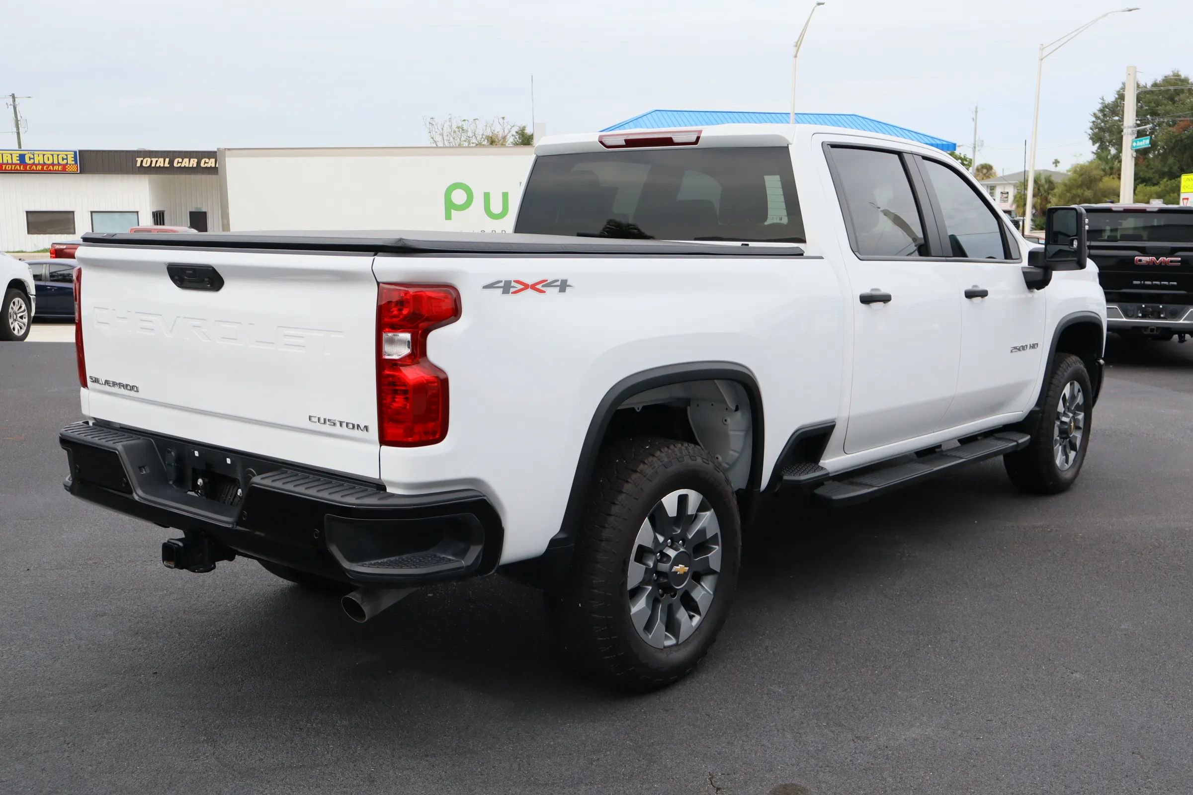 Used 2025 Chevrolet Silverado 2500 Custom w/ Custom Value Package image 7