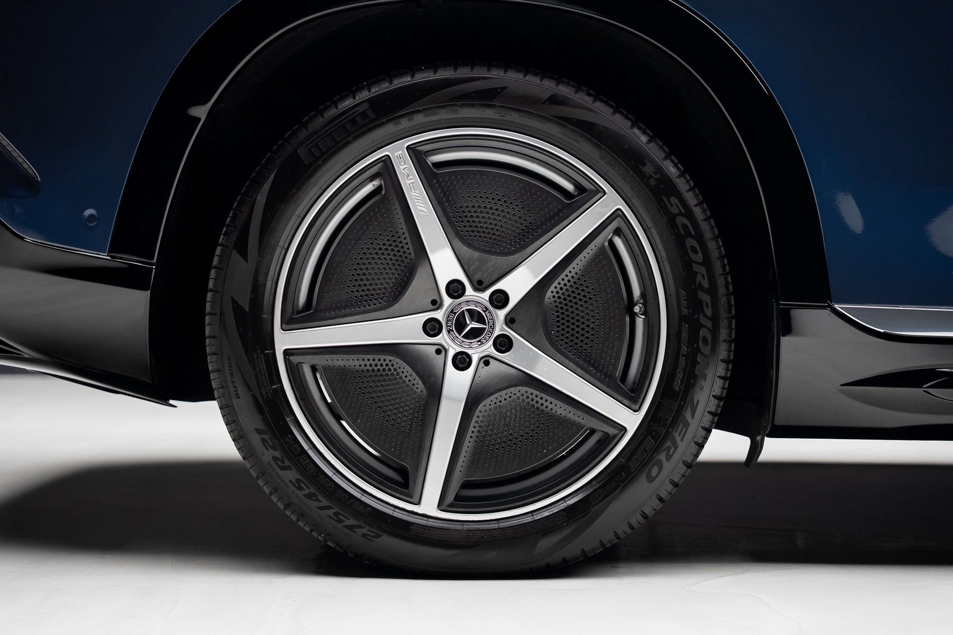 Used 2023 Mercedes-Benz EQS 450+ 4MATIC SUV w/ AMG Line Exterior Package image 37