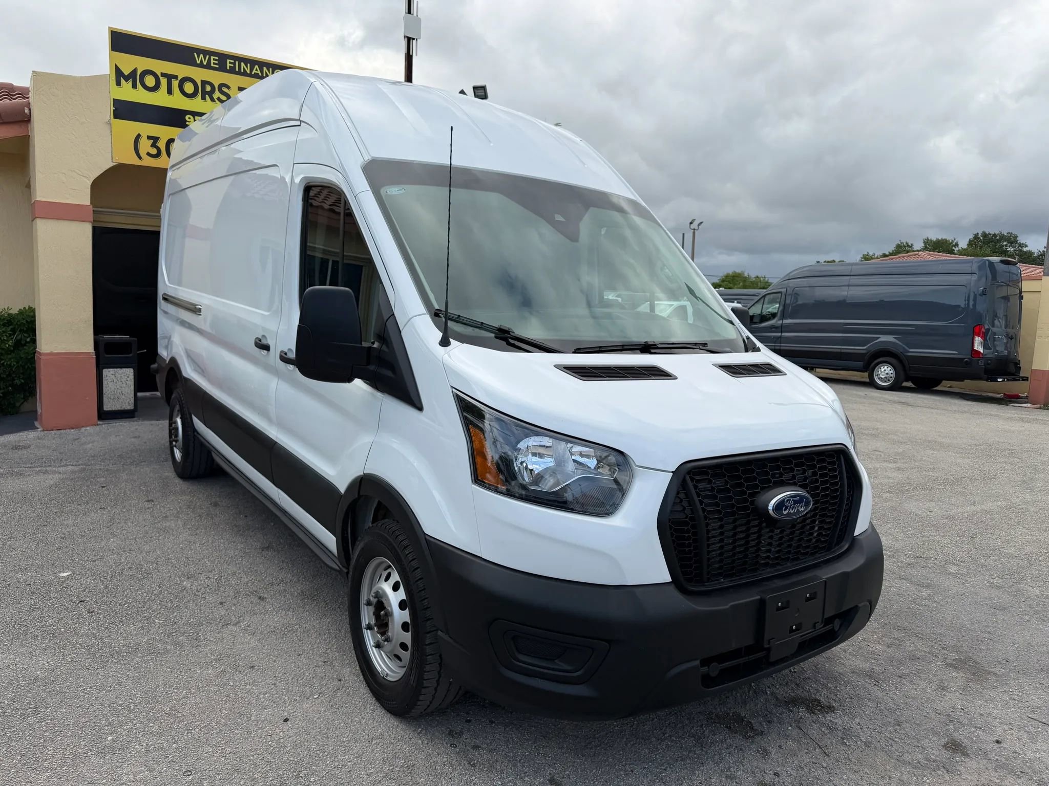 Used 2025 Ford Transit 250 148 High Roof AWD image 10