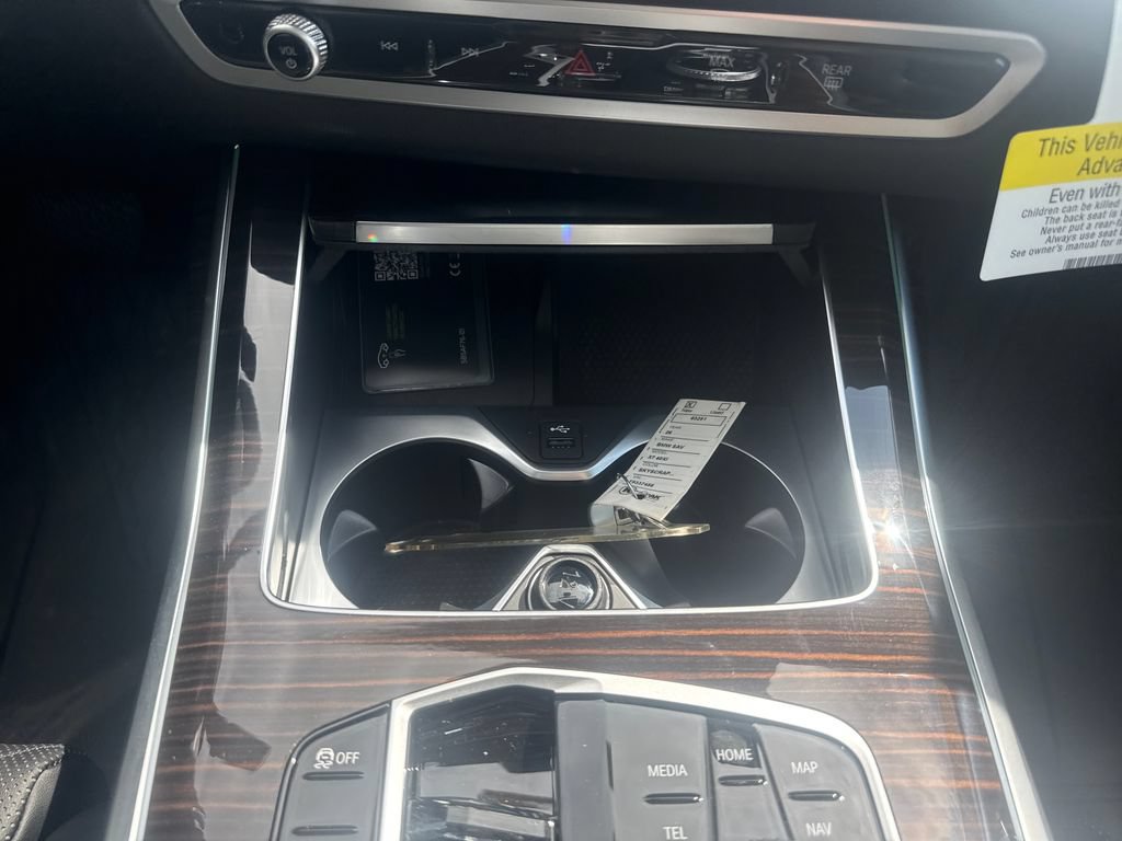 New 2026 BMW X7 xDrive40i AWD/4WD image 16