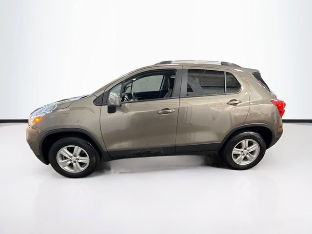 Used 2022 Chevrolet Trax LT w/ LT Convenience Package image 9