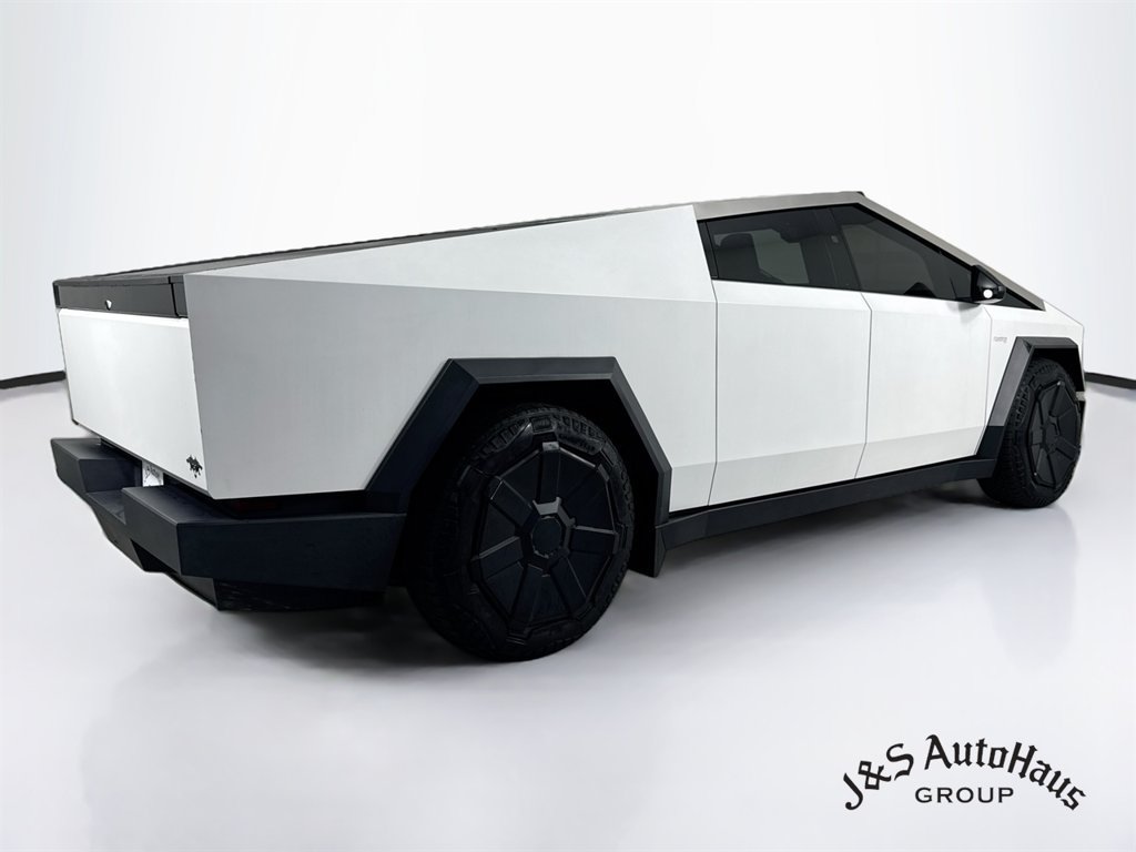 Used 2024 Tesla Cybertruck Cyberbeast AWD/4WD image 7