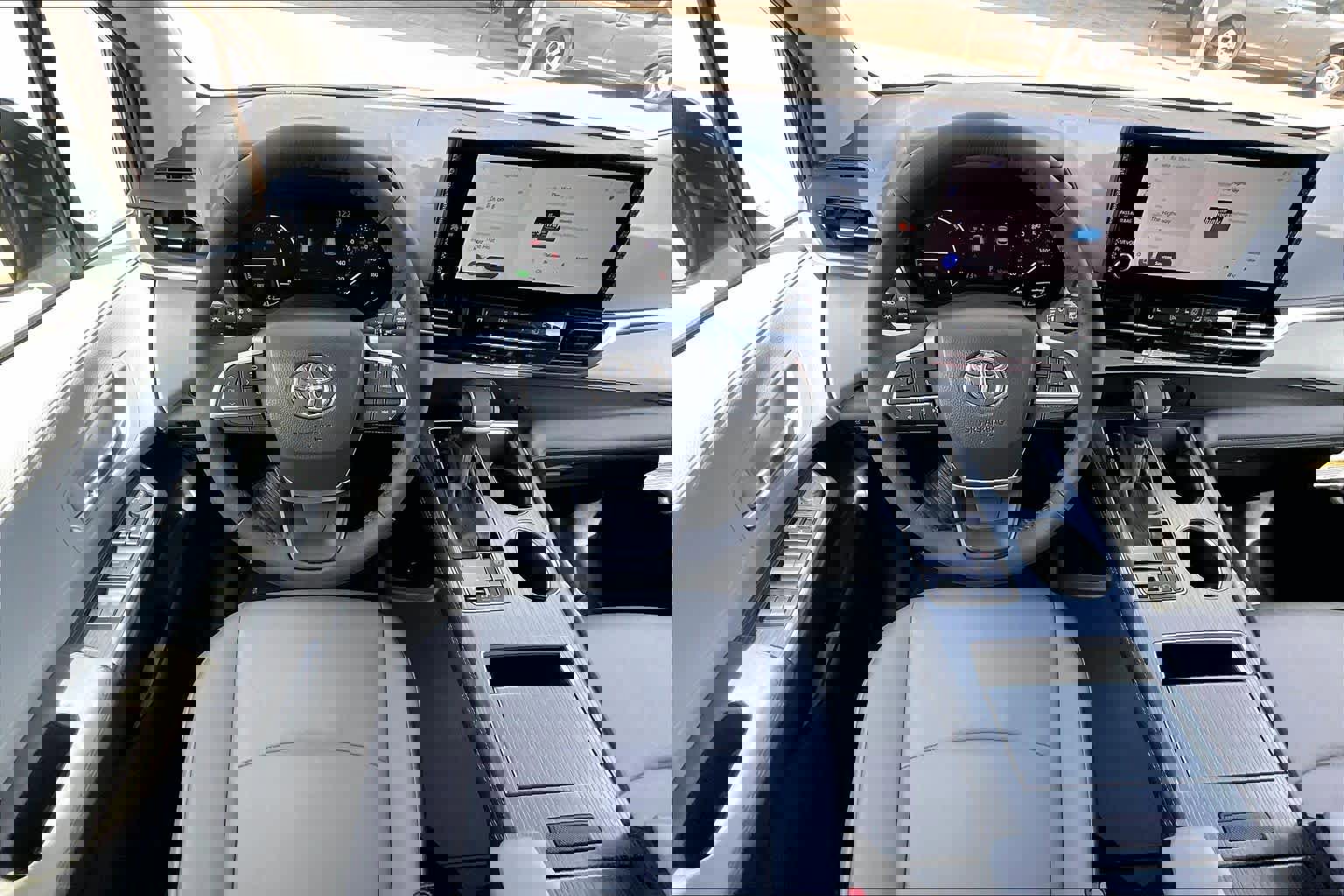 Used 2026 Toyota Sienna XLE image 6